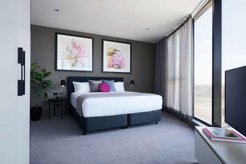 The Chen - Art Series - Accommodation Batemans Bay 8