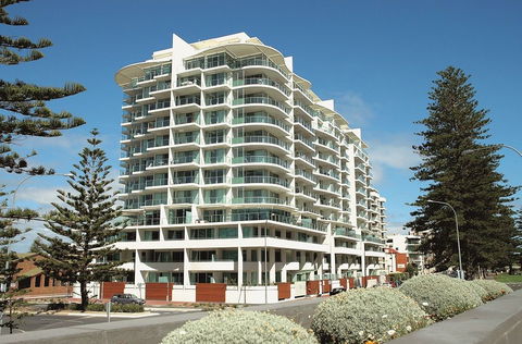 Oaks Liberty Towers - Accommodation Batemans Bay 0