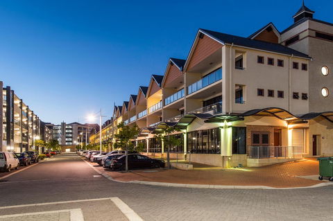 Dolphin Quay Apartment Hotel - Accommodation Batemans Bay 1