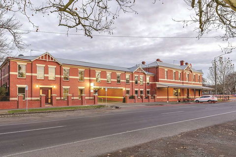 Lake Inn Ballarat - Accommodation Batemans Bay 1