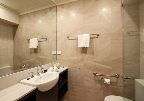 Burke & Wills Hotel - Accommodation Batemans Bay 2