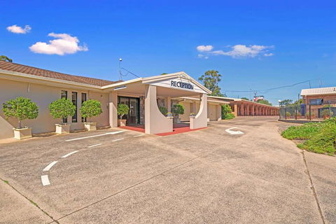 Comfort Inn Glenfield - Accommodation Batemans Bay 2