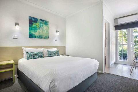 Skyways Hotel - Accommodation Batemans Bay 2