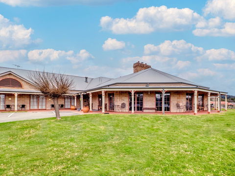 The Bowen Inn Motel - Accommodation Batemans Bay 0