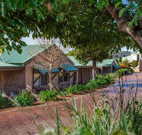 Quality Suites Banksia Gardens - Accommodation Batemans Bay