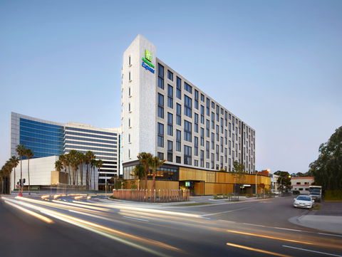 Holiday Inn Express Sydney Airport - Accommodation Batemans Bay 0