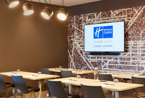 Holiday Inn Express Sydney Airport - Accommodation Batemans Bay 11