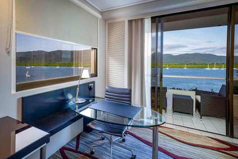 Hilton Cairns - Accommodation Batemans Bay 4