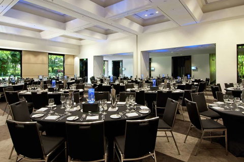 Hilton Cairns - Accommodation Batemans Bay 10