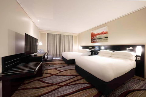 Hilton Cairns - Accommodation Batemans Bay 15
