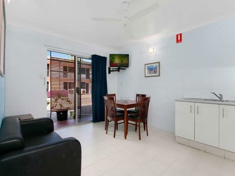 Cairns City Palms - Accommodation Batemans Bay 0