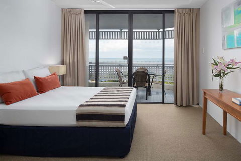 Rydges Esplanade Resort Cairns - Accommodation Batemans Bay 5