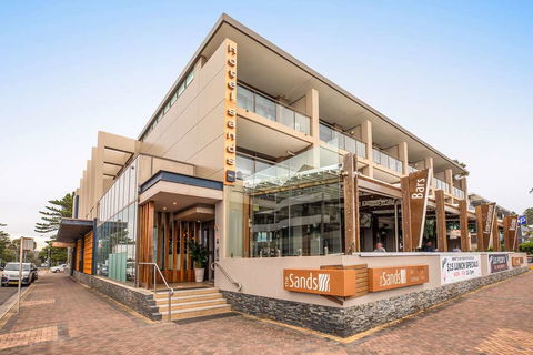 Narrabeen Sands Hotel By Nightcap Plus - Accommodation Batemans Bay 1
