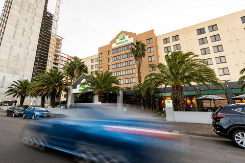 Holiday Inn Parramatta - Accommodation Batemans Bay 1
