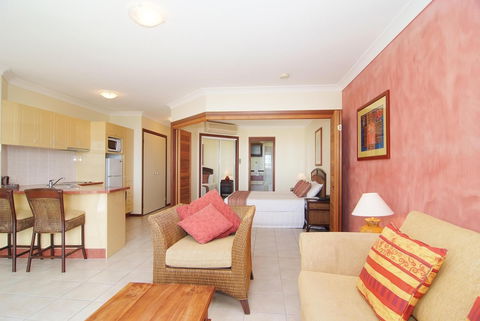 At Waters Edge Resort - Accommodation Batemans Bay 2