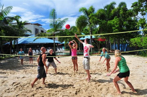 Nomads Cairns Backpackers Resort - Accommodation Batemans Bay 0