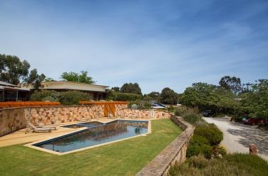Royal Mail Hotel - Accommodation Batemans Bay 1