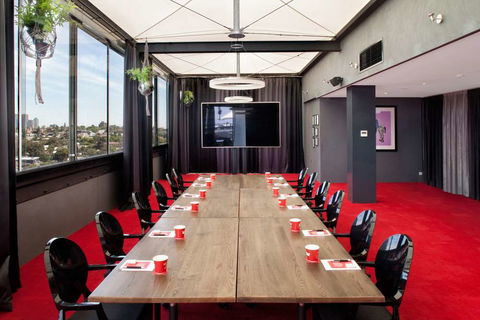 The Cullen Melbourne - Art Series - Accommodation Batemans Bay 2