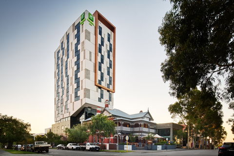 Holiday Inn West Perth - Accommodation Batemans Bay 2