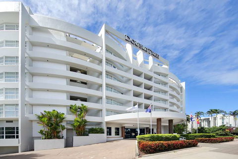 DoubleTree By Hilton Cairns - Accommodation Batemans Bay 0