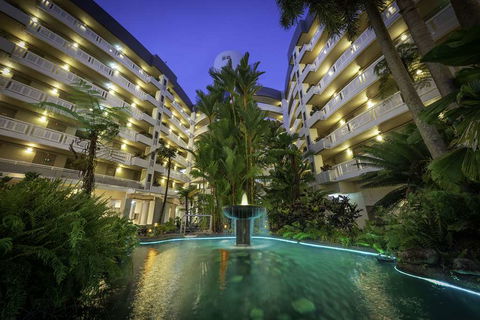 DoubleTree By Hilton Cairns - Accommodation Batemans Bay 1