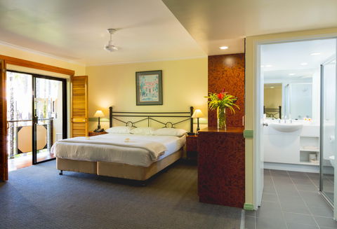 Palm Royale Cairns - Accommodation Batemans Bay 1