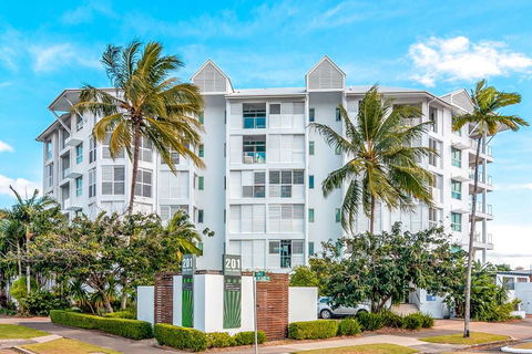 201 Lake Street - Cairns - Accommodation Batemans Bay 0