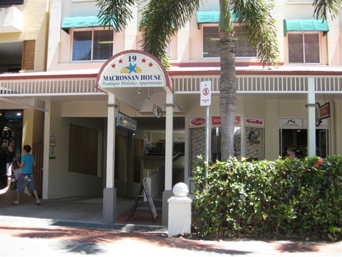 Macrossan House Boutique Holidays Apts - Accommodation Batemans Bay 1