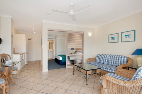 Macrossan House Boutique Holidays Apts - Accommodation Batemans Bay 2