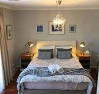 Finches Canberra - Accommodation Batemans Bay