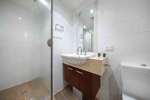 Spacious 1BR Stylish New Acton Apartment +Parking - Accommodation Batemans Bay 17