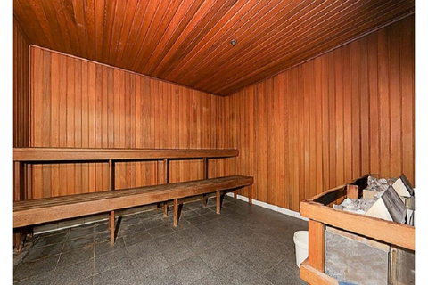 Spacious 1BR Stylish New Acton Apartment +Parking - Accommodation Batemans Bay 4