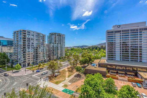 Spacious 1BR Stylish New Acton Apartment +Parking - Accommodation Batemans Bay 18