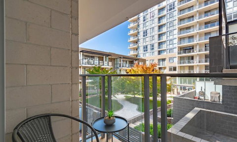 Spacious 1BR Stylish New Acton Apartment +Parking - Accommodation Batemans Bay 6