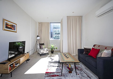 Spacious 1BR Stylish New Acton Apartment +Parking - Accommodation Batemans Bay 2