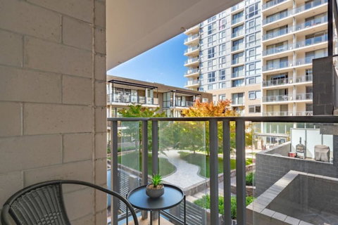 Spacious 1BR Stylish New Acton Apartment +Parking - Accommodation Batemans Bay 23