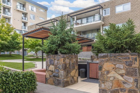 Spacious 1BR Stylish New Acton Apartment +Parking - Accommodation Batemans Bay 22