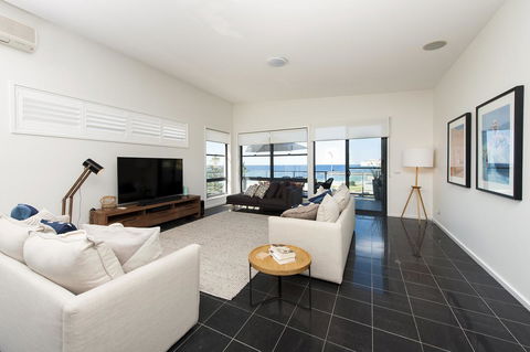 Mollymook Beachfront Penthouse 9 - Accommodation Batemans Bay 1