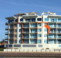 Wallaroo Marina Waterfront Luxe Apartment - Accommodation Batemans Bay
