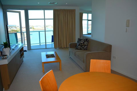 Wallaroo Marina Luxury Apartment - Accommodation Batemans Bay 5