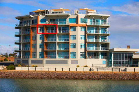Wallaroo Marina Luxury Apartment - Accommodation Batemans Bay 0