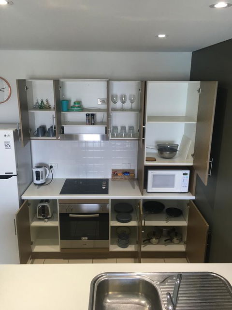 Wallaroo Marina Luxury Apartment - Accommodation Batemans Bay 8