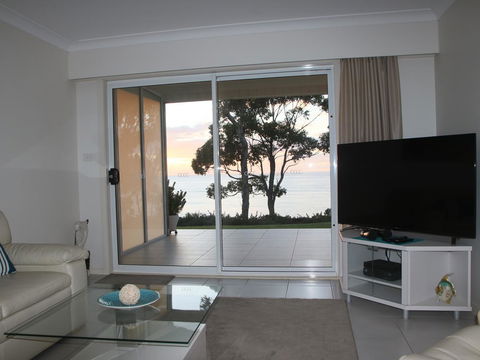 Mollymook Beach Waterfront - Accommodation Batemans Bay 12