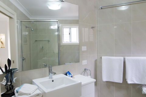 Mollymook Beach Waterfront - Accommodation Batemans Bay 5