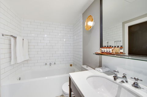 Mayfair Hotel - Accommodation Batemans Bay 1