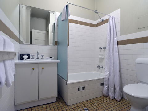 Mansions On Pulteney - Accommodation Batemans Bay 8