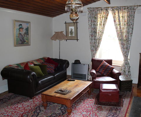 Hillside Cottage - Accommodation Batemans Bay 1