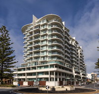 Oaks Liberty Towers - Accommodation Batemans Bay