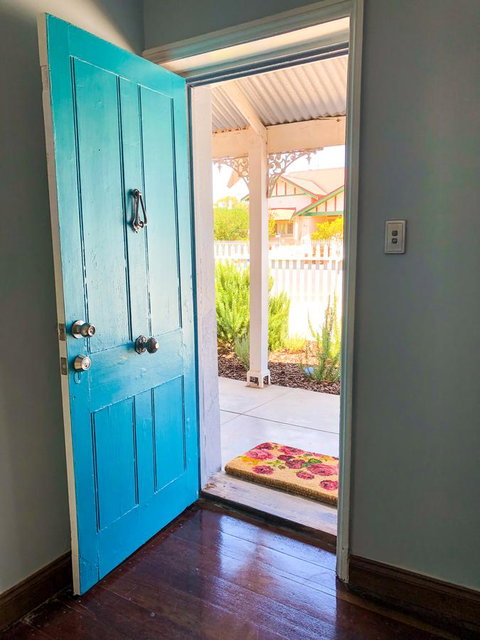 Inglenook Cottage - Accommodation Batemans Bay 7