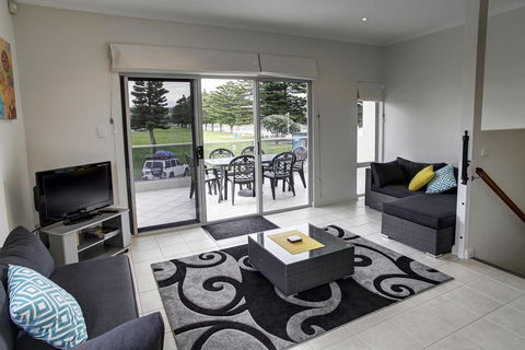 Tasman Beachside Apartment - Accommodation Batemans Bay 4